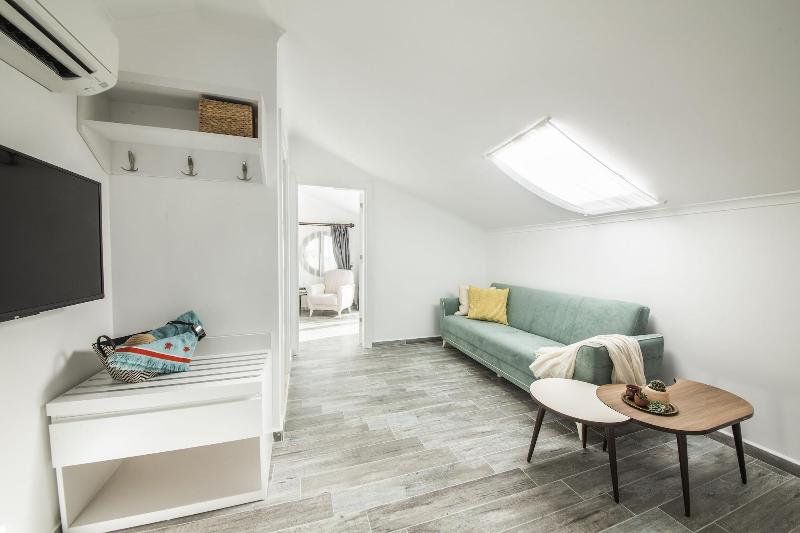 Cedrus Suites image