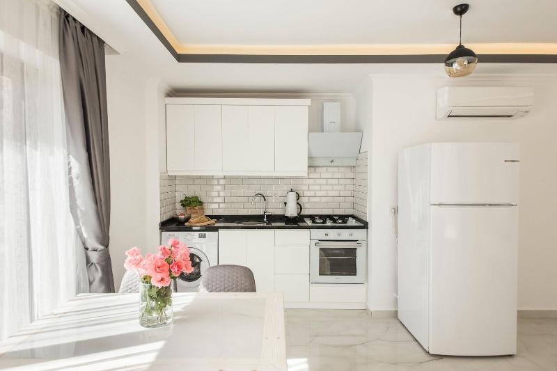 Cedrus Suites image