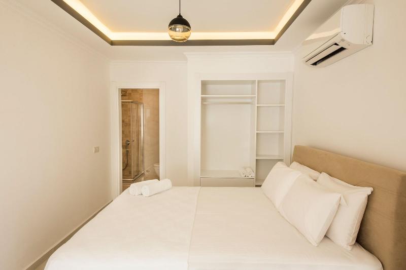 Cedrus Suites image