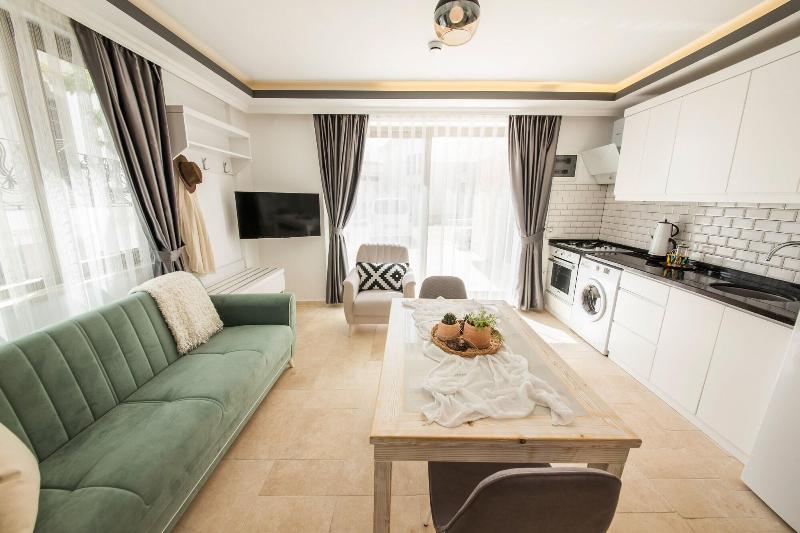 Cedrus Suites image