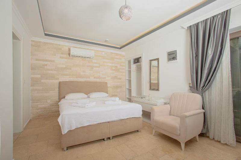 Cedrus Suites image
