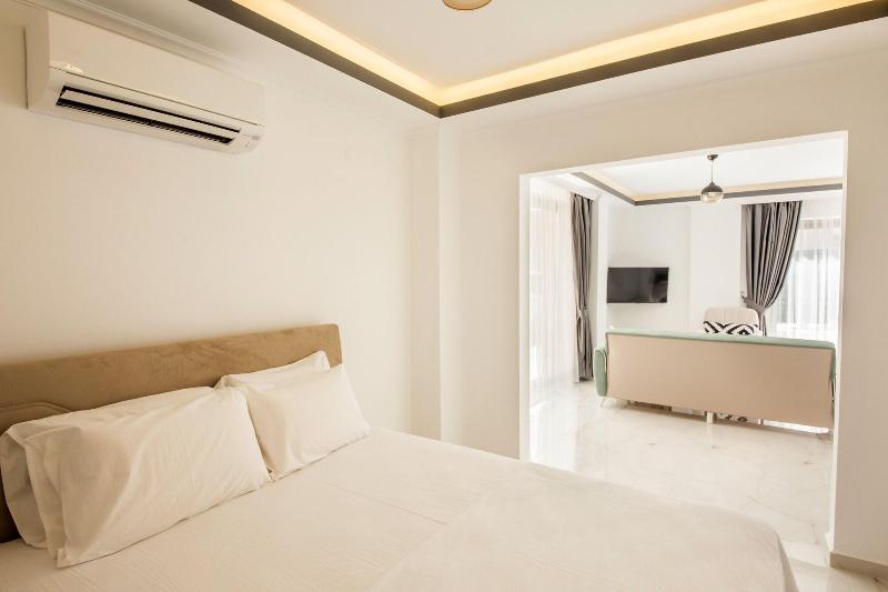 Cedrus Suites image