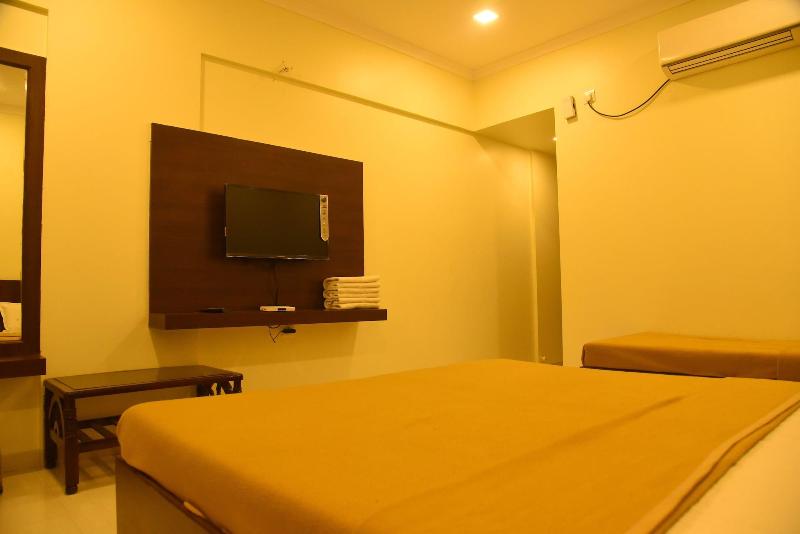 TRIPLE DELUXE TWO BEDS