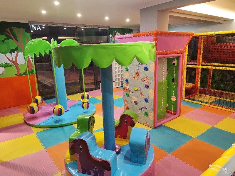 Aileena Hotel & Villas image