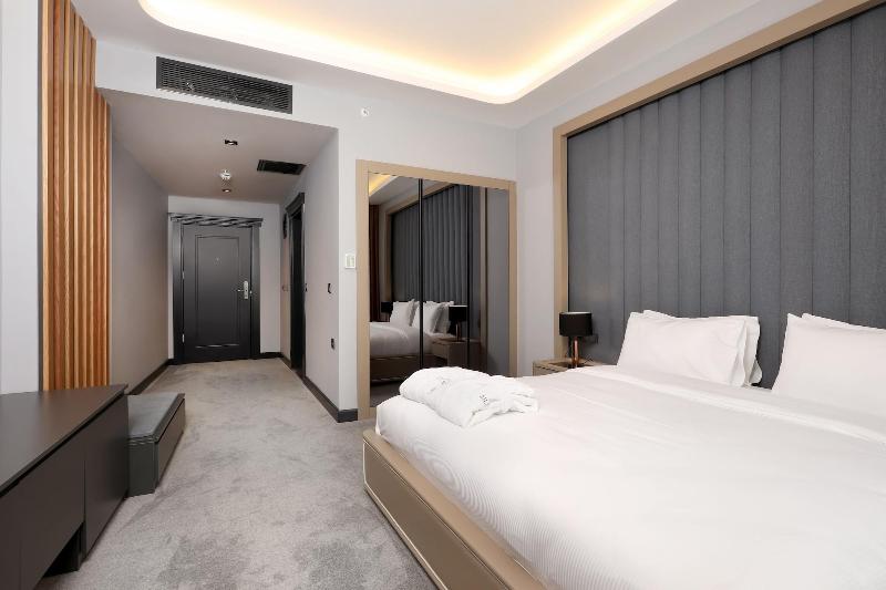 Aileena Hotel & Villas image