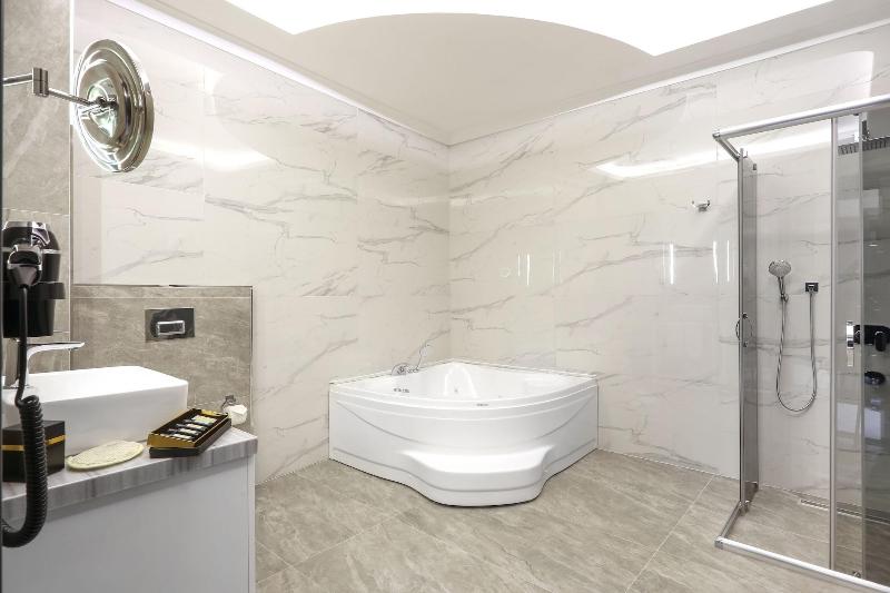 Aileena Hotel & Villas image