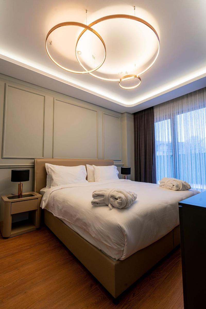 Aileena Hotel & Villas image