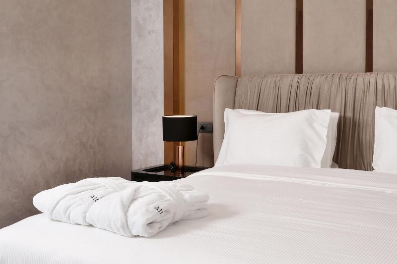 Aileena Hotel & Villas image