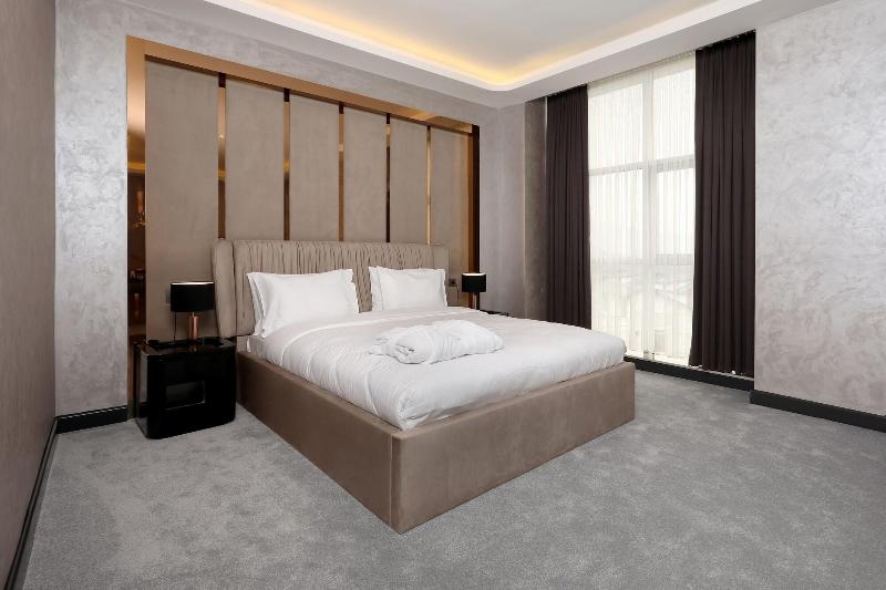 Aileena Hotel & Villas image