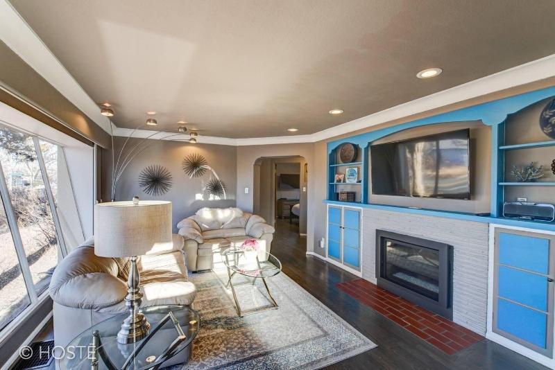 3bdmid-century Modernhot Tub, Grill, Close to DT image