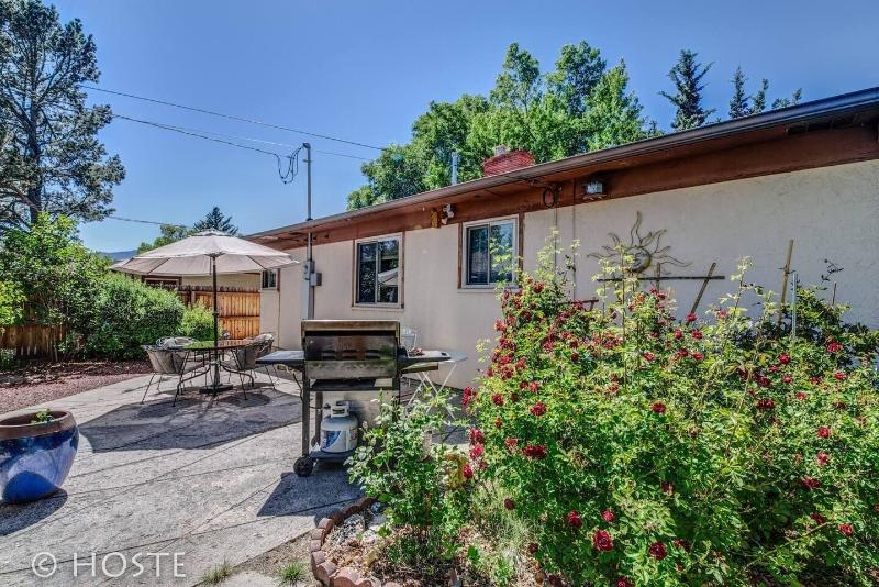 3bdmid-century Modernhot Tub, Grill, Close to DT image