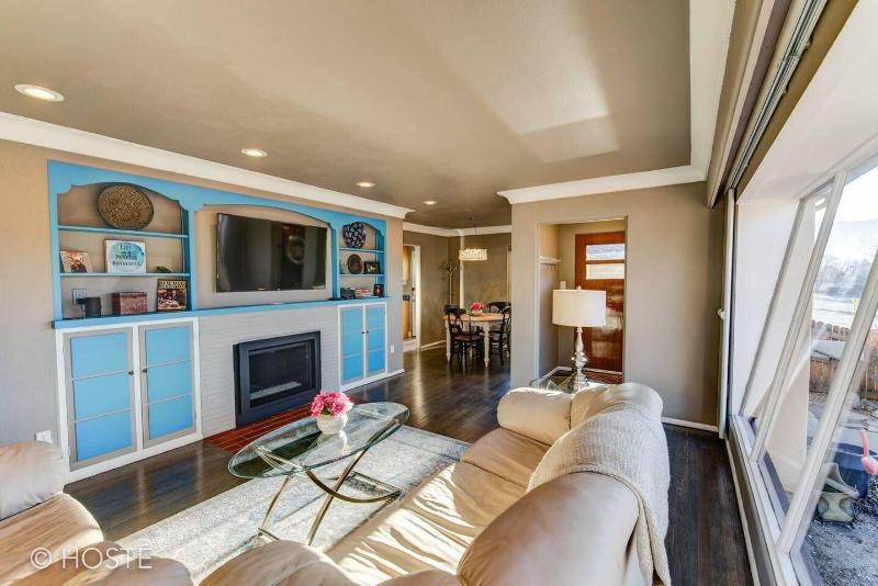 3bdmid-century Modernhot Tub, Grill, Close to DT image