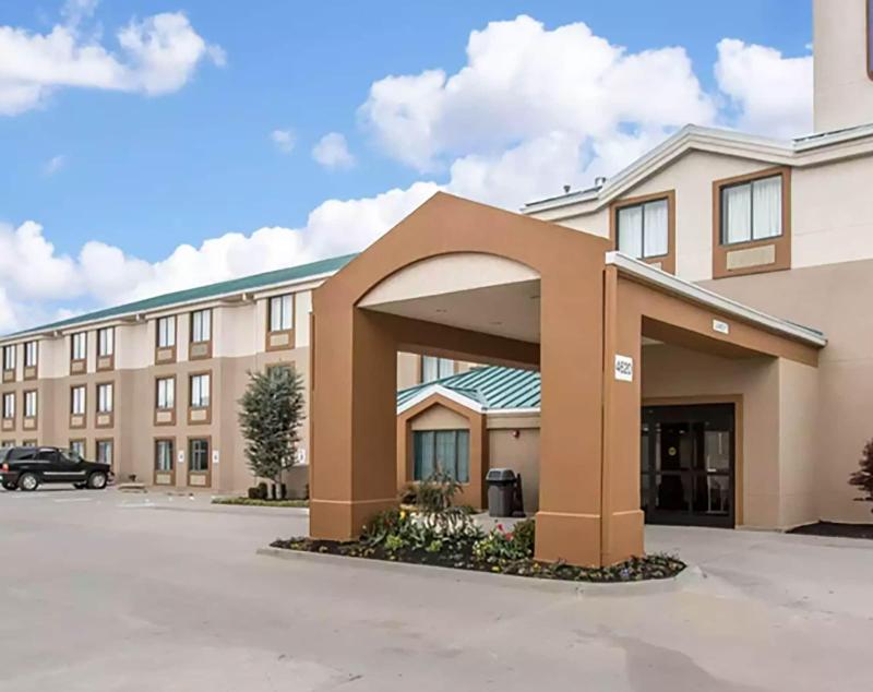 The Douillet by Demeure Hotels image