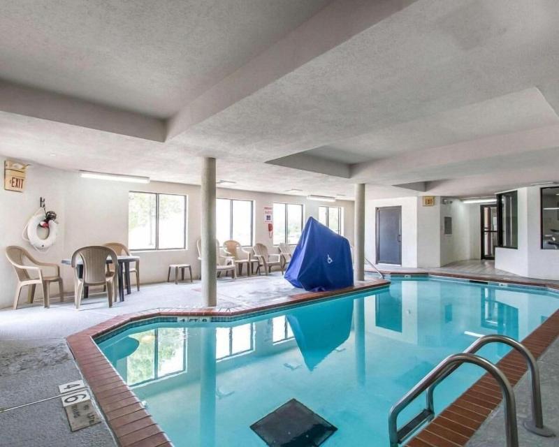 The Douillet by Demeure Hotels image