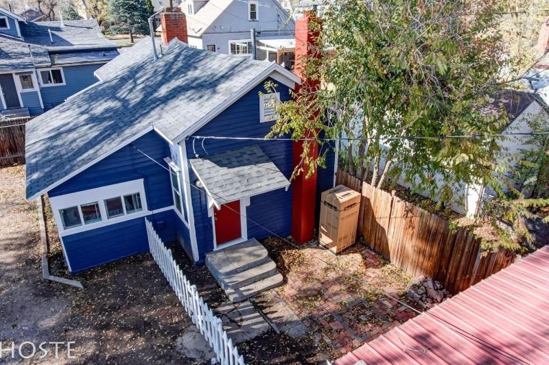 City Center Cottage Netflix, Mtns & Adventure!