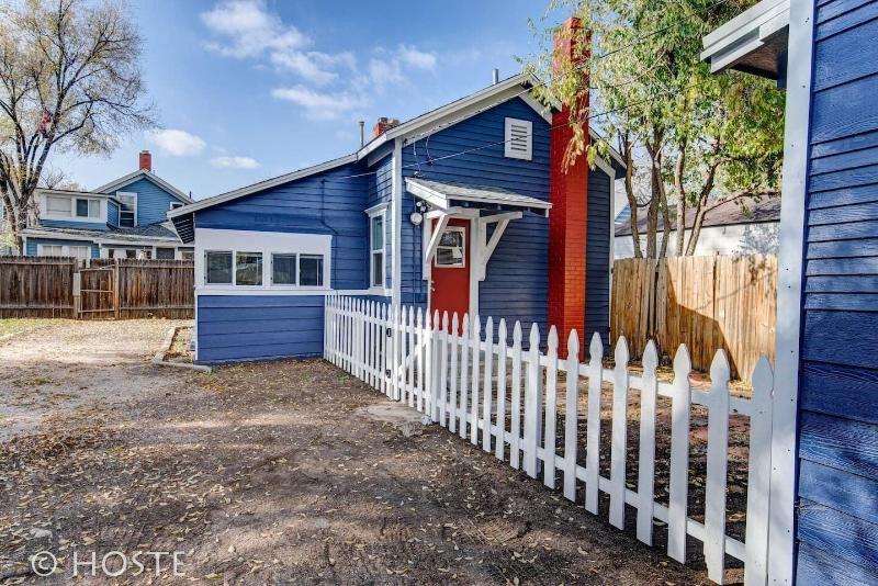 City Center Cottage Netflix, Mtns & Adventure!