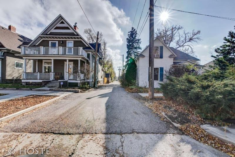 City Center Cottage Netflix, Mtns & Adventure!