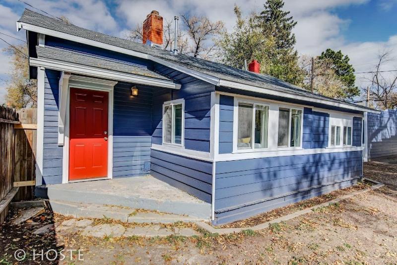 City Center Cottage Netflix, Mtns & Adventure!