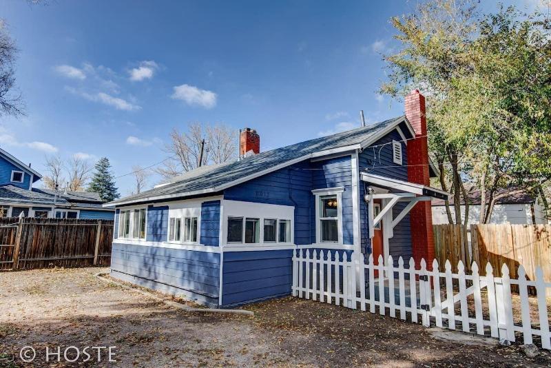 City Center Cottage Netflix, Mtns & Adventure!
