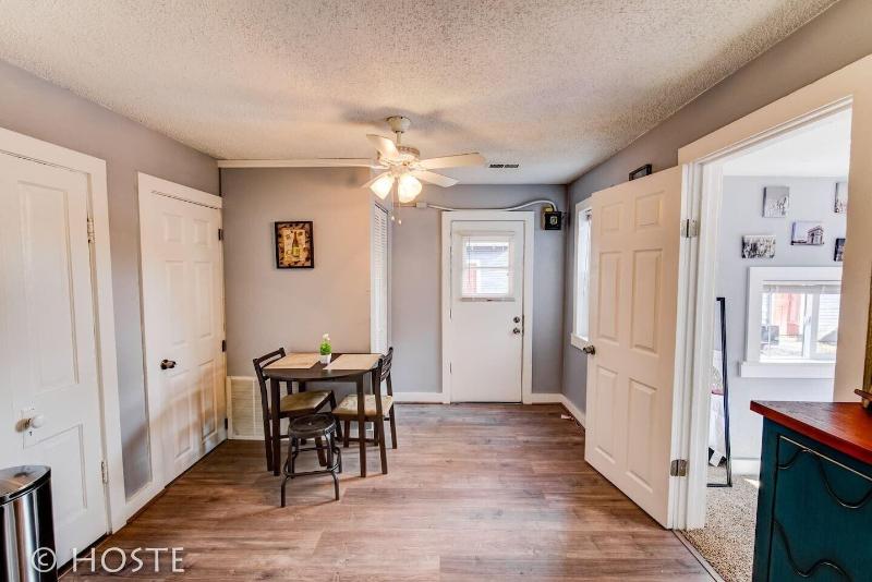 City Center Cottage Netflix, Mtns & Adventure!