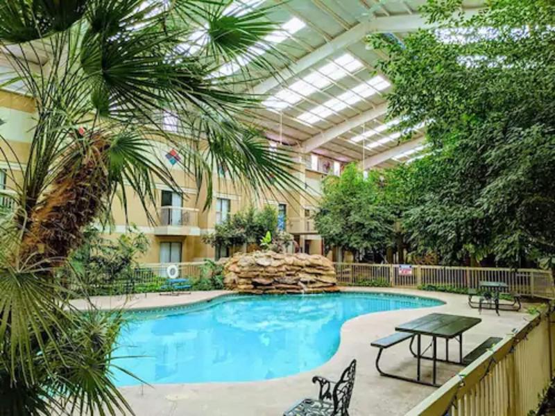 Atrium Inn image
