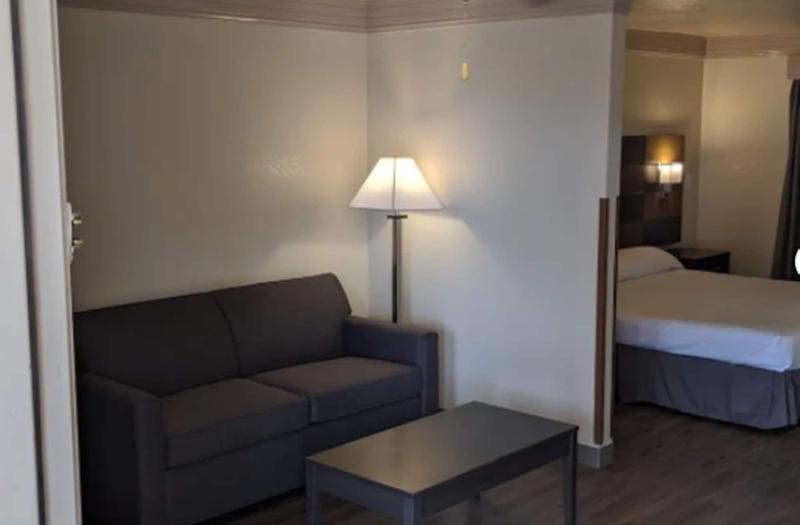 Atrium Inn image 3
