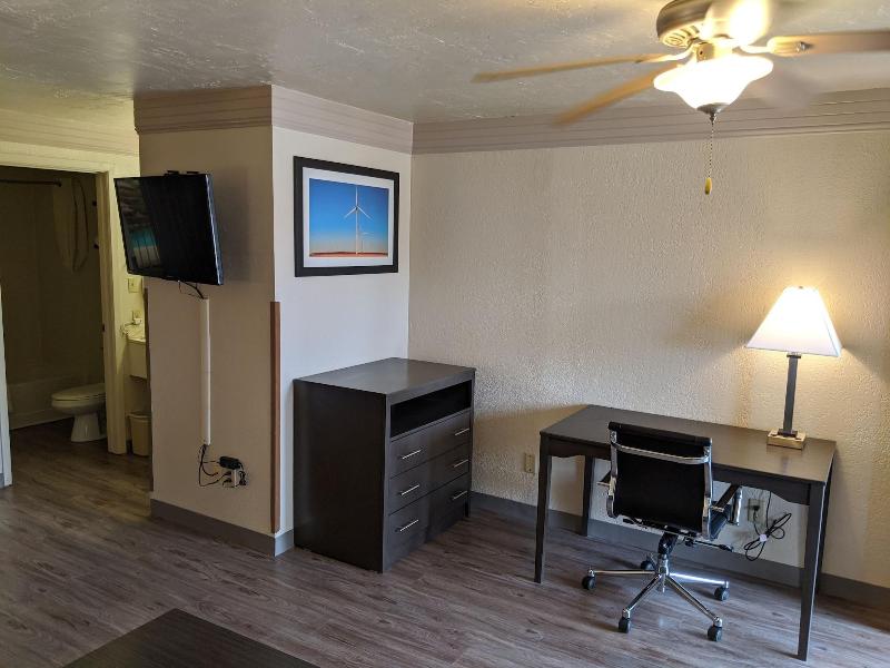 Atrium Inn image 5