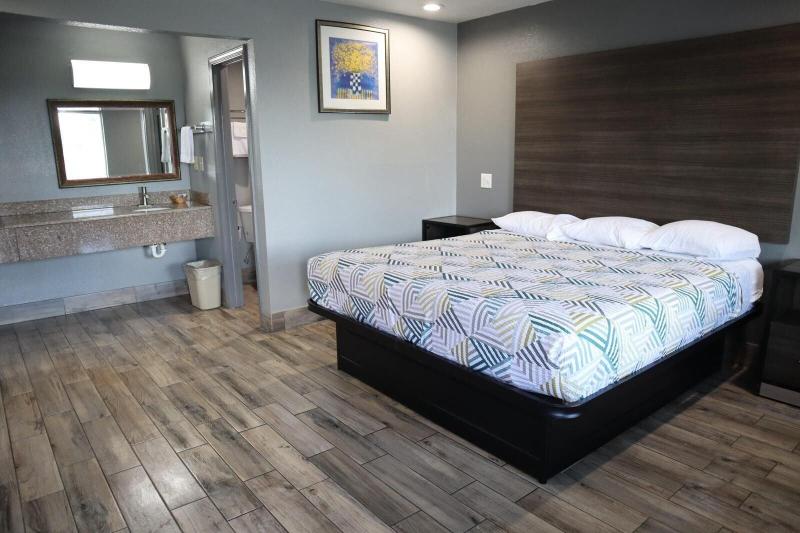 Gateway Motor Inn