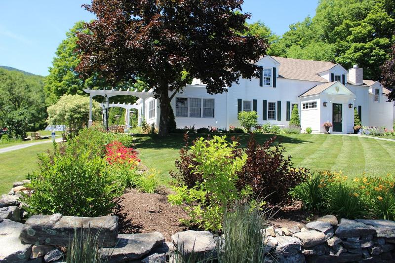 The Hermitage Inn Vermont image
