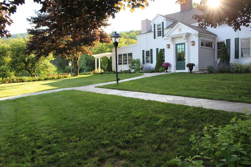 The Hermitage Inn Vermont image