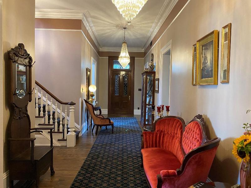 Belle Louise Historic Guest House image