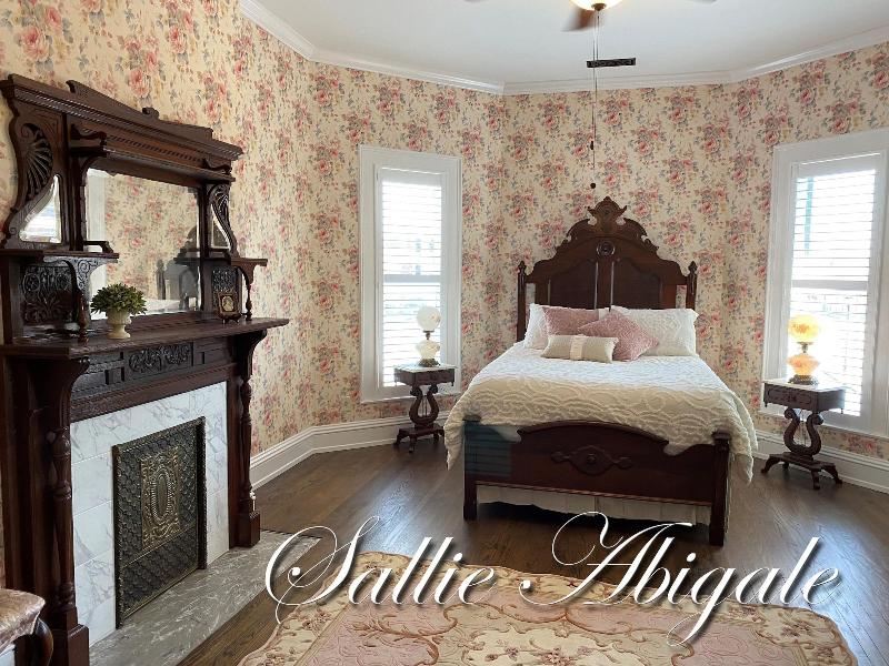 Belle Louise Historic Guest House image