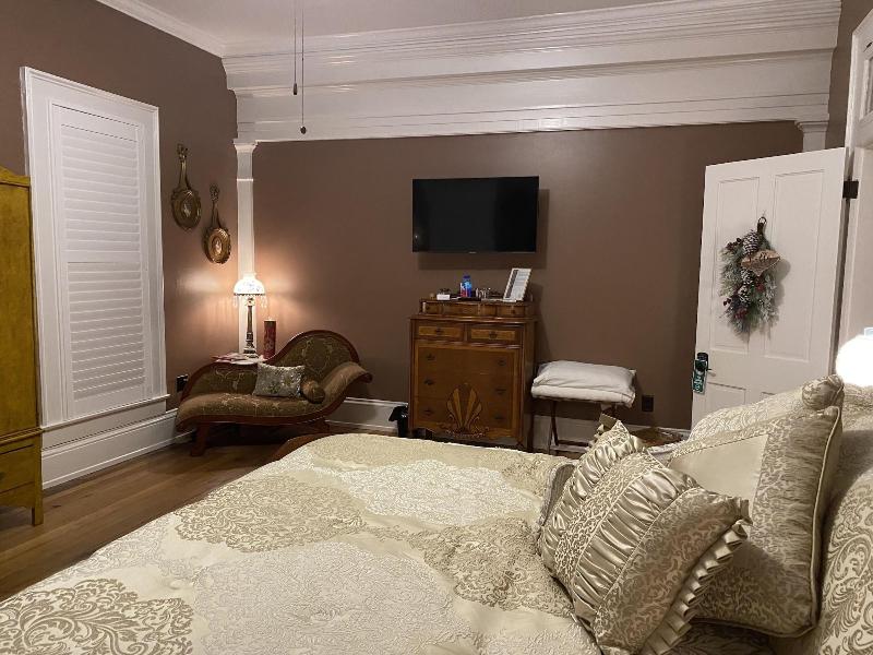 Belle Louise Historic Guest House image