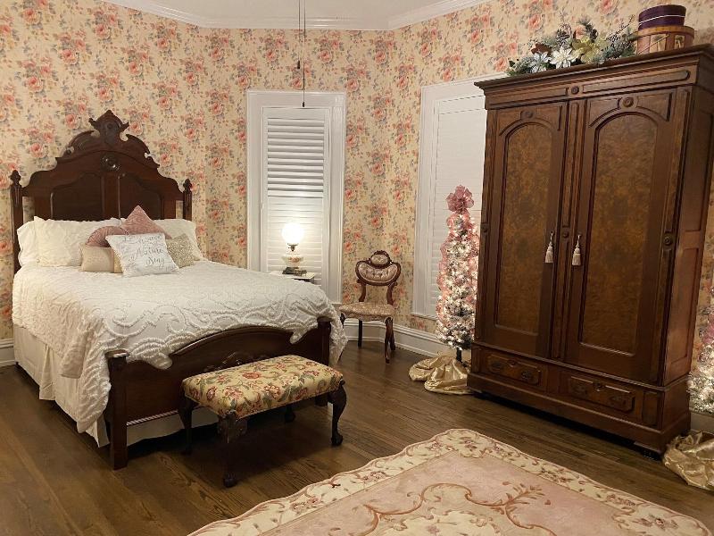 Belle Louise Historic Guest House image