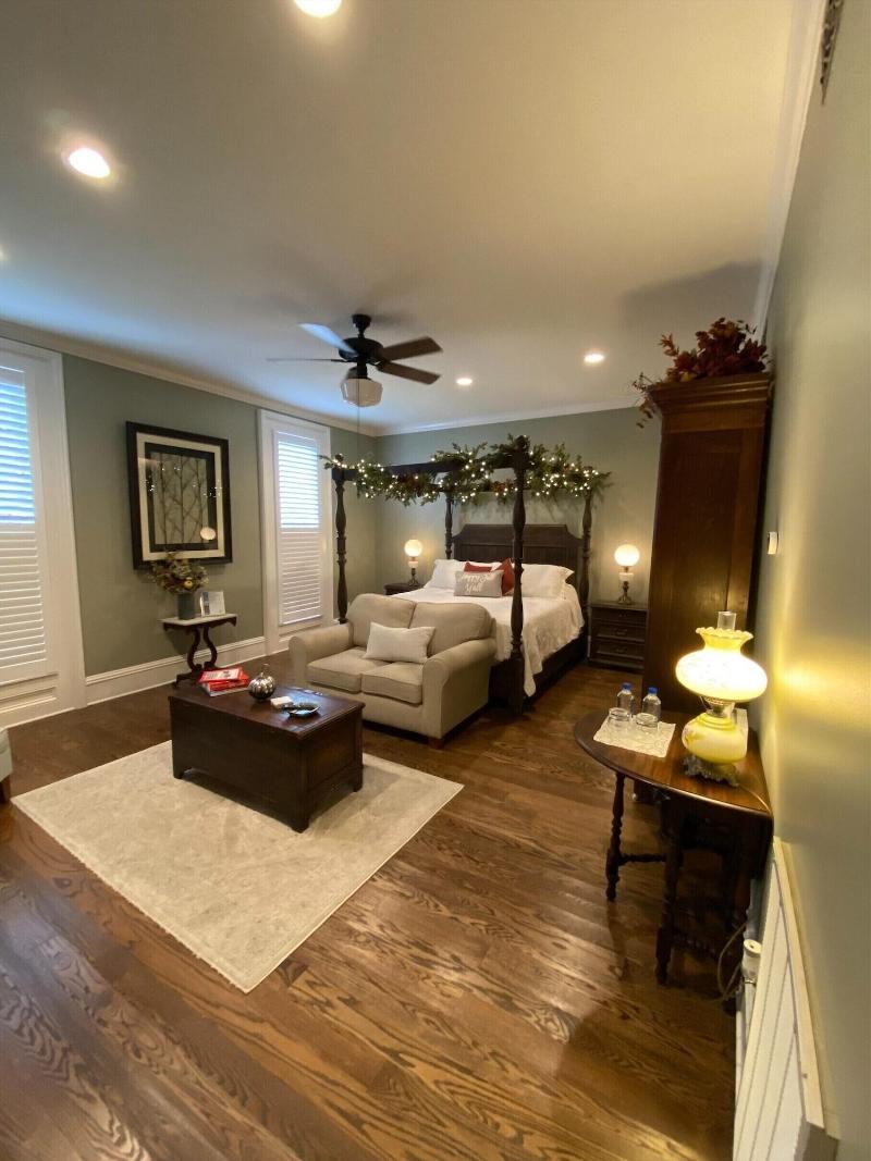 Belle Louise Historic Guest House image