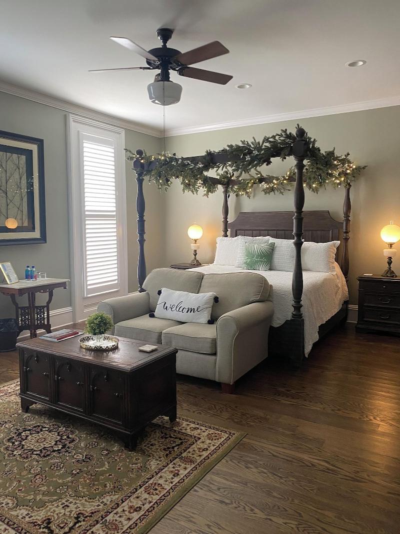 Belle Louise Historic Guest House image