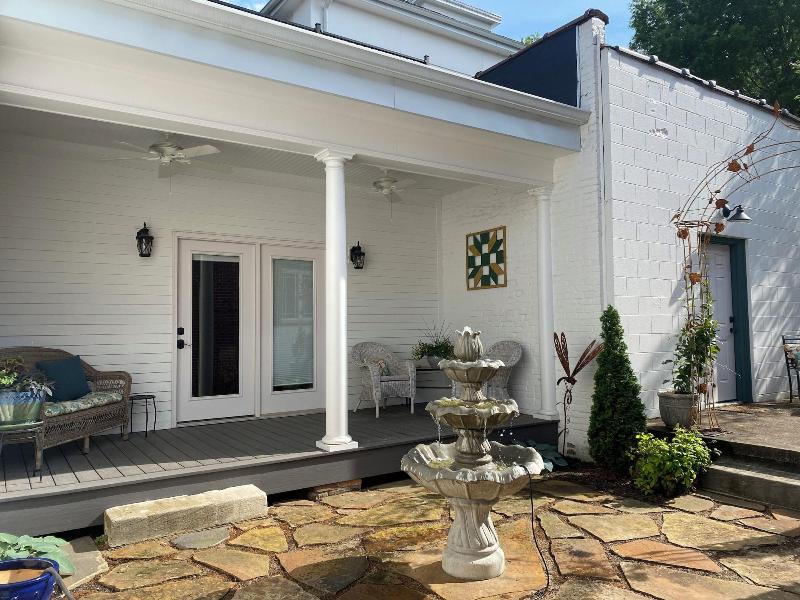 Belle Louise Historic Guest House image