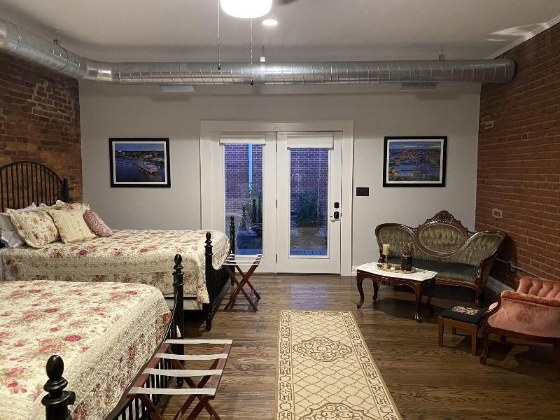 Belle Louise Historic Guest House image