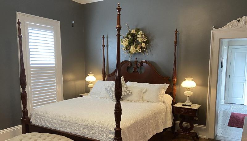 Belle Louise Historic Guest House image