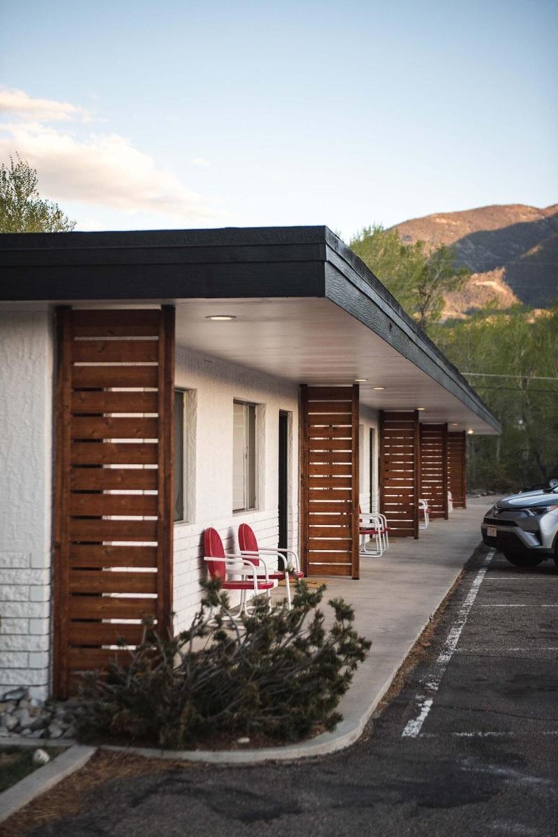 The Amigo Motor Lodge image