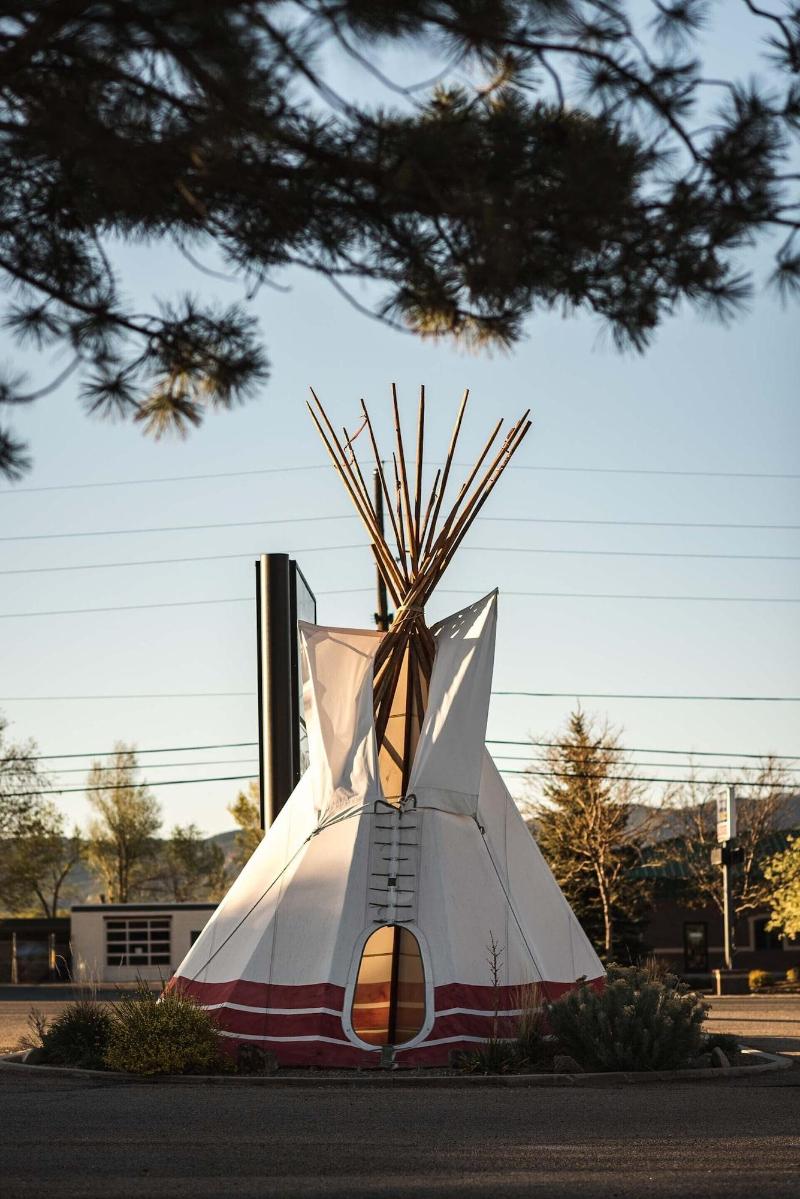 The Amigo Motor Lodge image