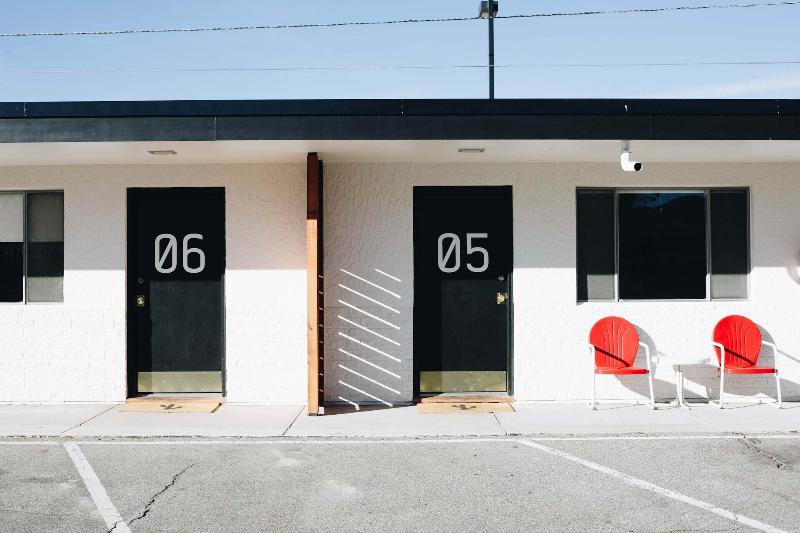 The Amigo Motor Lodge image