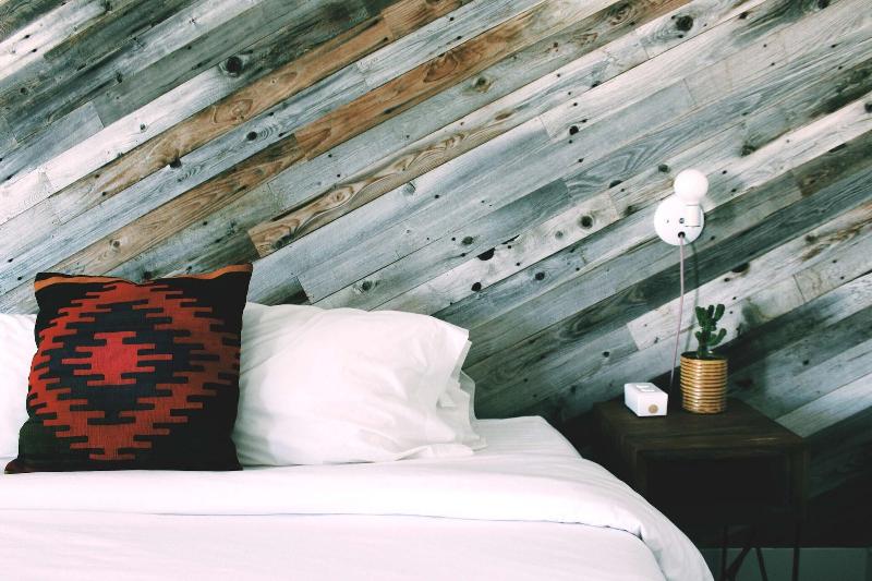 The Amigo Motor Lodge image