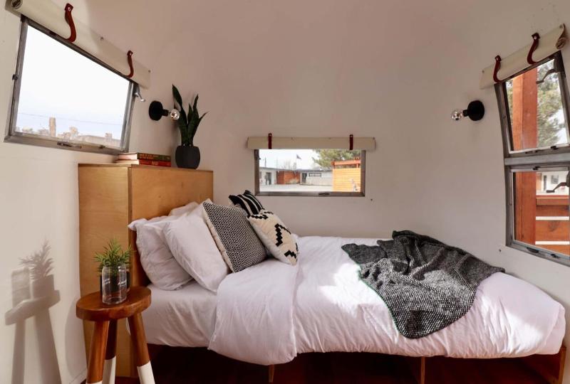 The Amigo Motor Lodge image