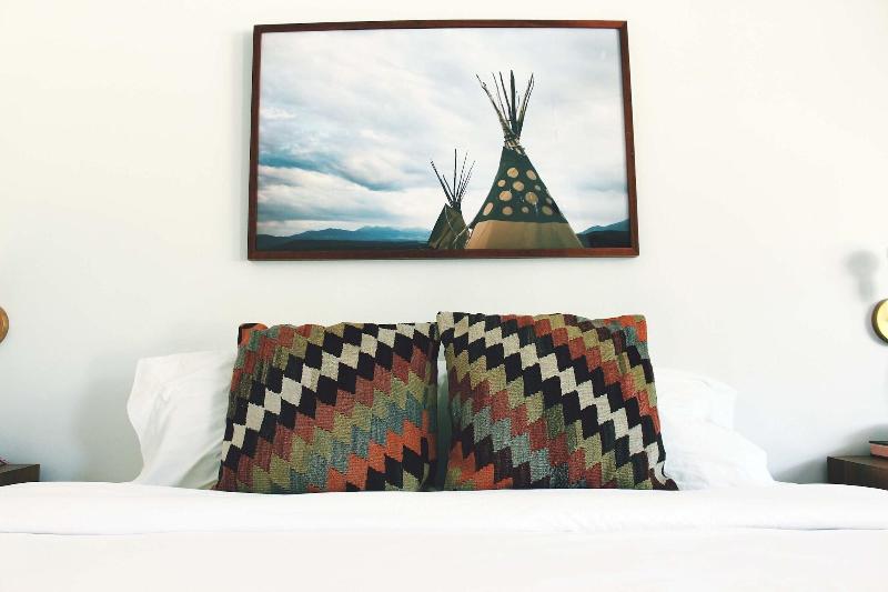The Amigo Motor Lodge image