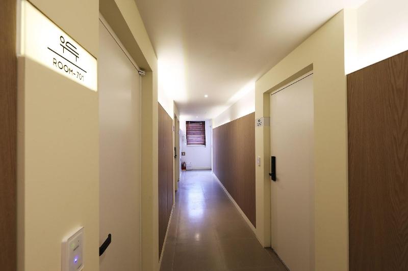 Hotel Urban Brown image