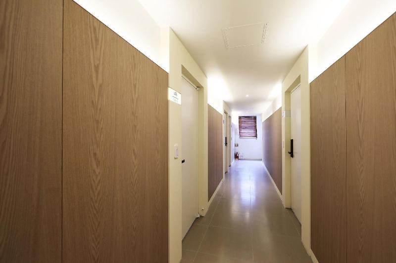 Hotel Urban Brown image