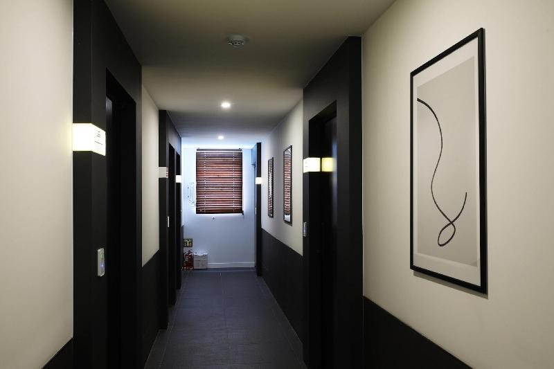Hotel Urban Brown image
