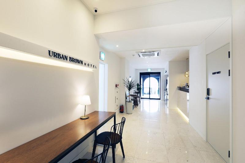 Hotel Urban Brown image