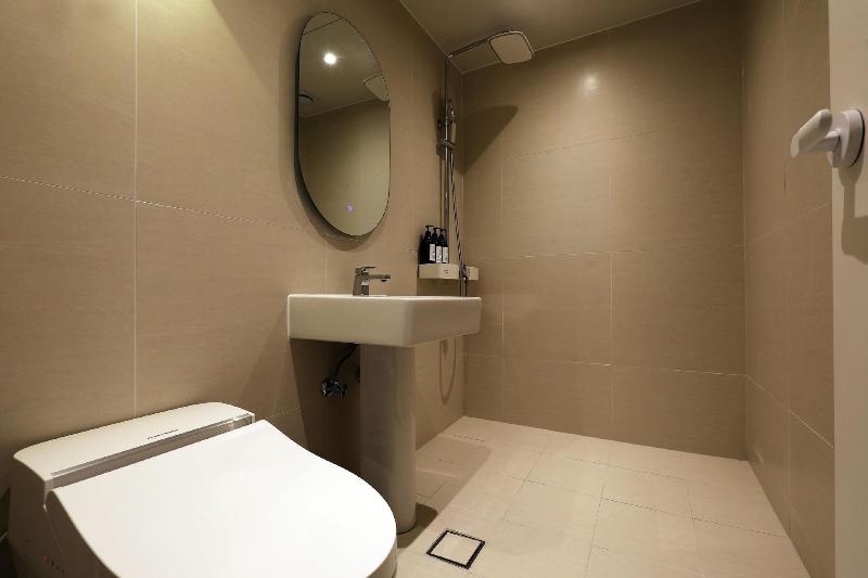 Hotel Urban Brown image